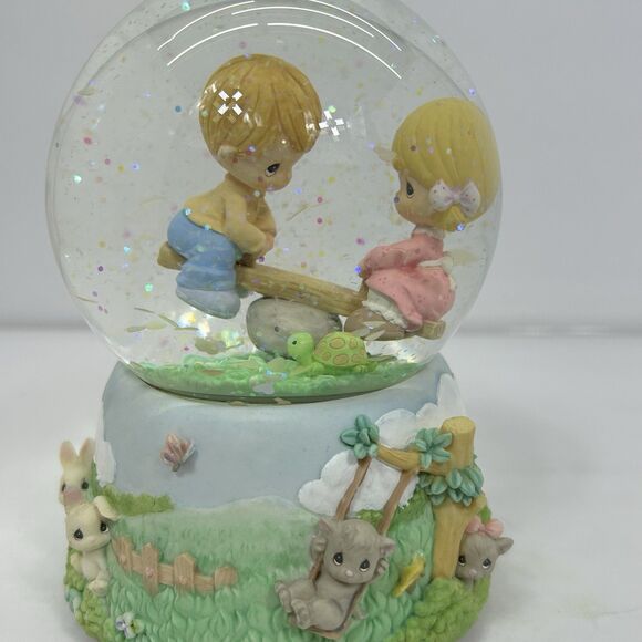 Enesco Precious Moments While Walking In The Park One Day Musical Snow Globe - Picture 5 of 15